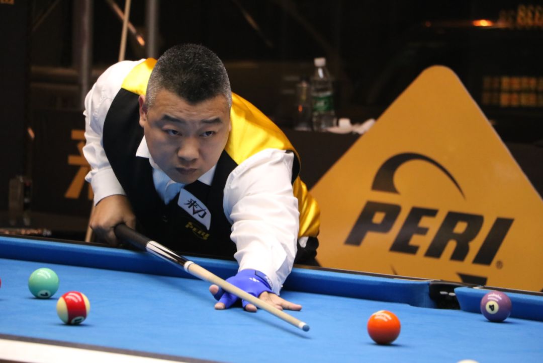 足球带来新 足球带来新