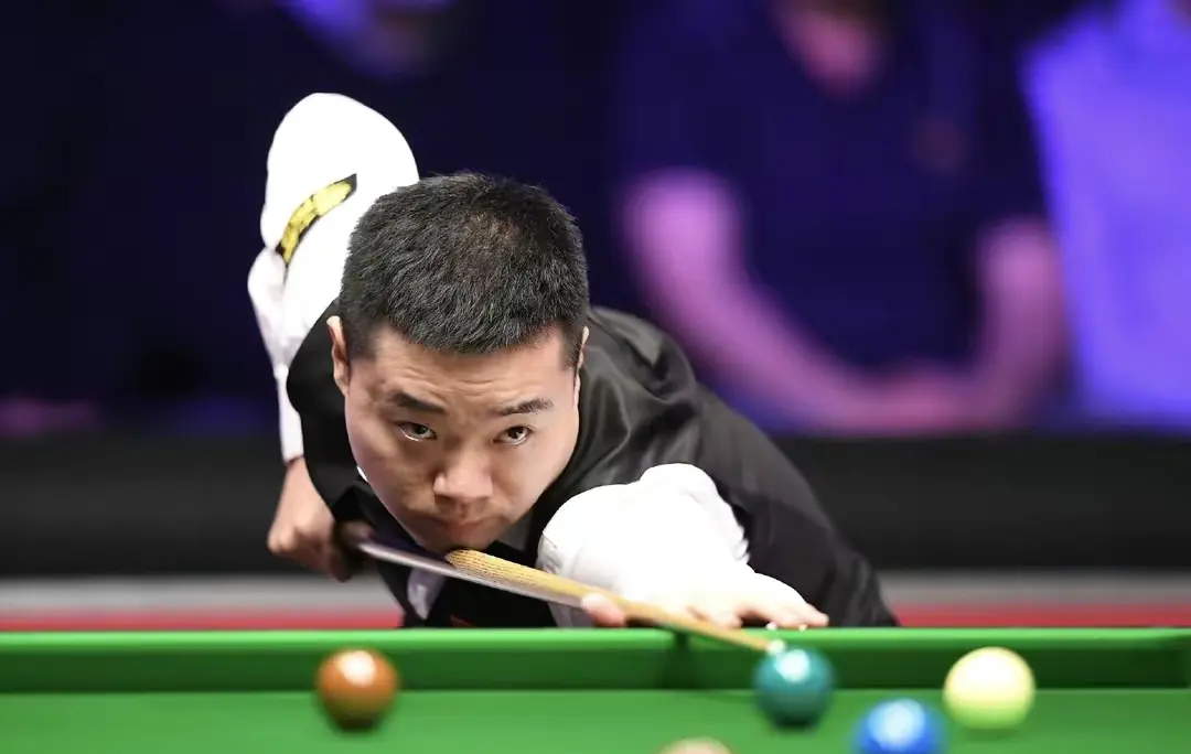 他不仅要应 他不仅要应