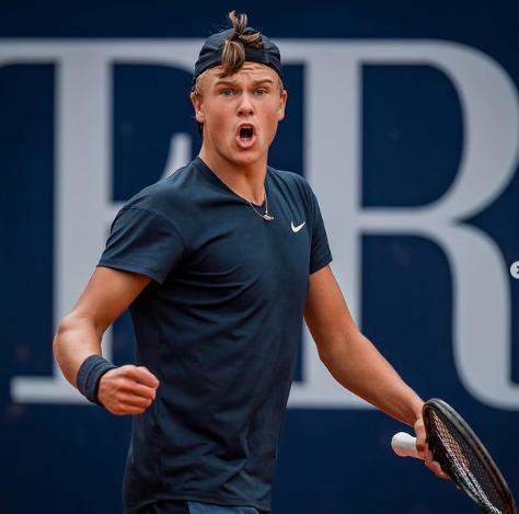 球员给予了 球员给予了