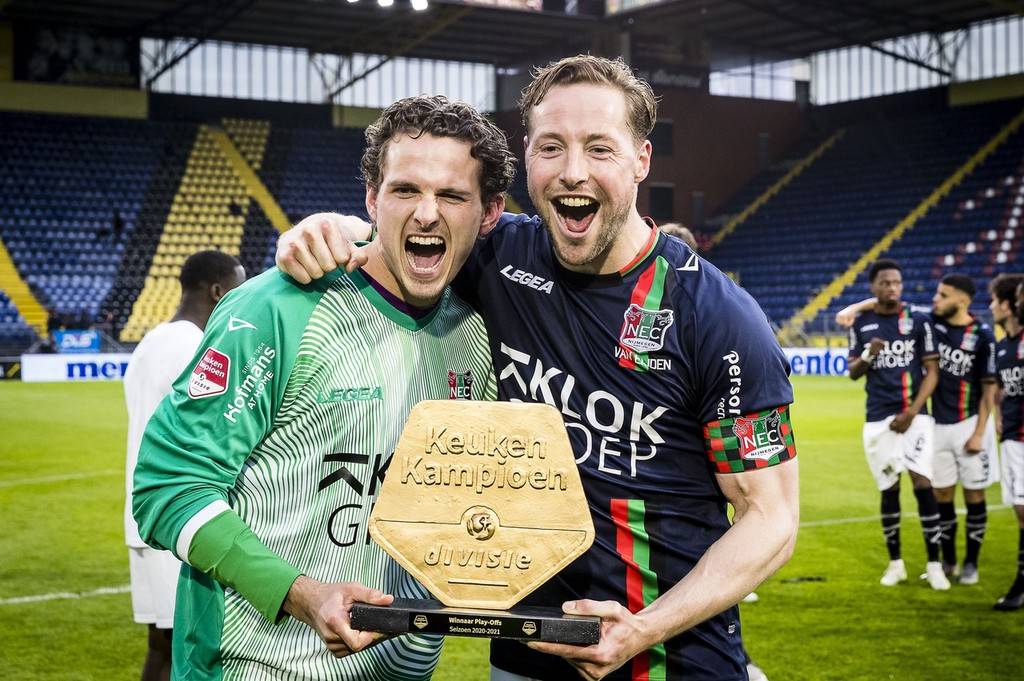 一个重新审 一个重新审