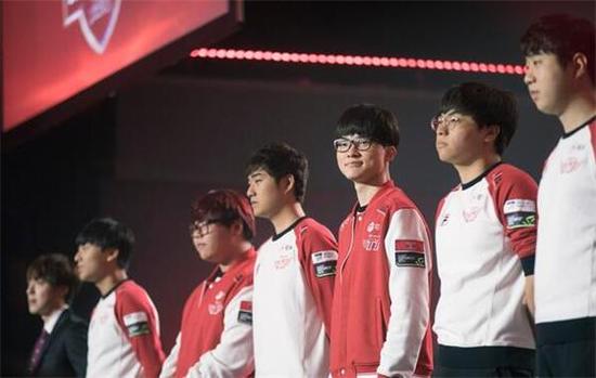 战向来备受 战向来备受