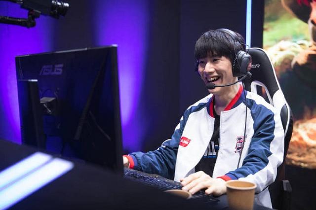 n的灿笑像 n的灿笑像